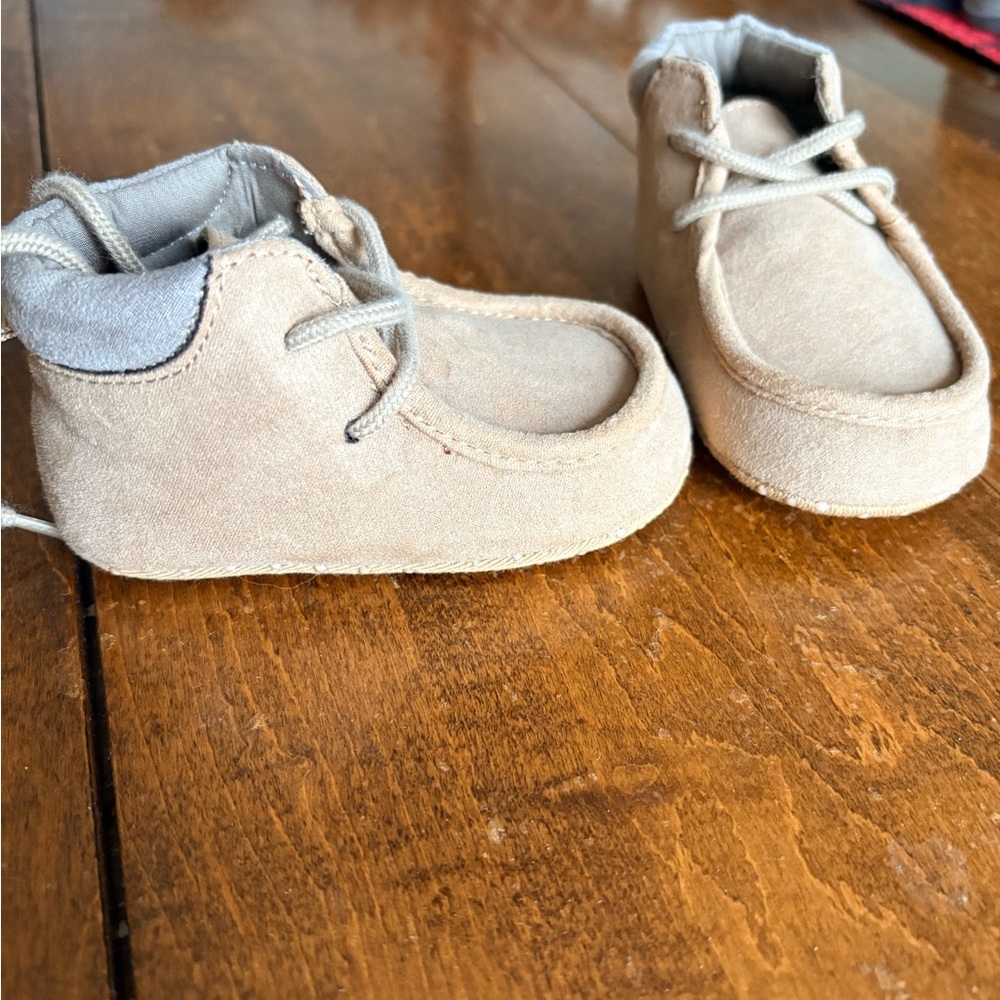 Toddler Suede Moccasin Booties in Light Tan